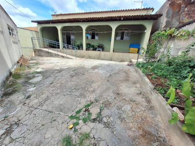 Casa, 4 quartos, 360 m² - Foto 1