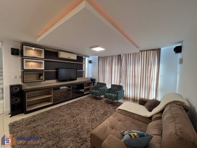 Casa, 3 quartos, 301 m² - Foto 1