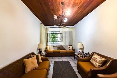 Casa, 5 quartos, 230 m² - Foto 2