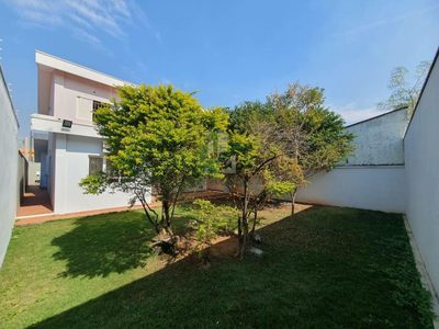 Casa, 3 quartos, 260 m² - Foto 1