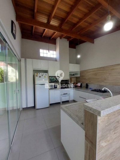 Casa, 3 quartos, 218 m² - Foto 1