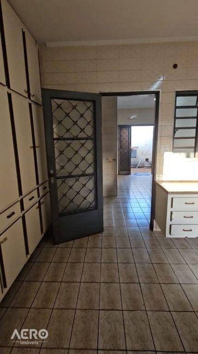 Casa, 3 quartos, 250 m² - Foto 2