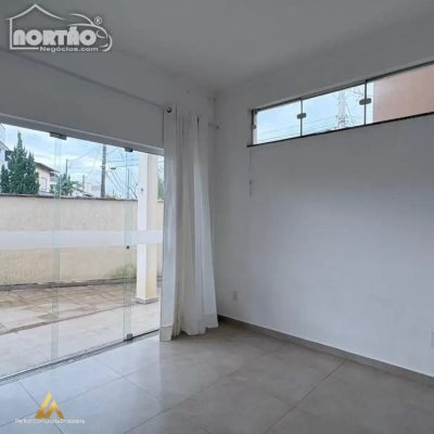 Casa, 5 quartos, 122 m² - Foto 2