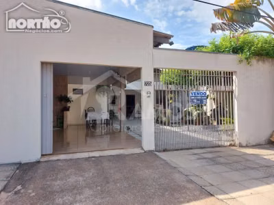 Casa, 4 quartos, 223 m² - Foto 1