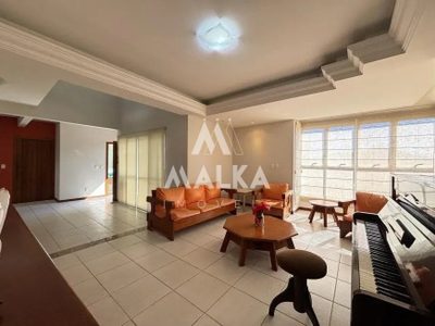 Casa, 3 quartos, 262 m² - Foto 2