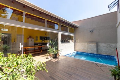 Casa, 3 quartos, 241 m² - Foto 1