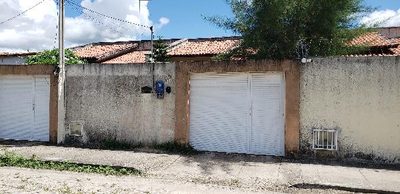 Casa, 2 quartos, 192 m² - Foto 1