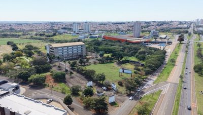 Prédio Inteiro, 8222 m² - Foto 1