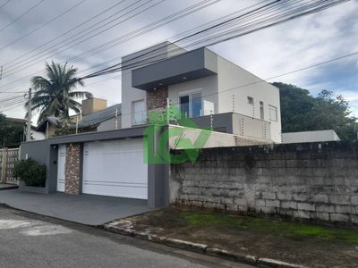 Sobrado, 4 quartos, 210 m² - Foto 1