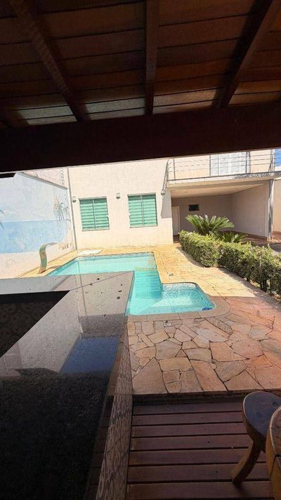 Sobrado, 3 quartos, 176 m² - Foto 1