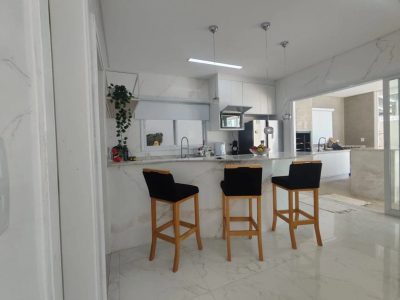 Casa, 3 quartos, 325 m² - Foto 1