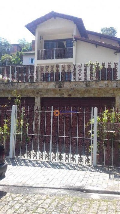 Sobrado, 3 quartos, 217 m² - Foto 1