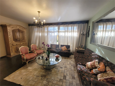 Sobrado, 3 quartos, 212 m² - Foto 1