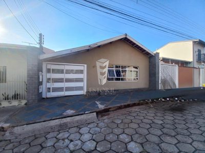 Casa, 3 quartos, 250 m² - Foto 1