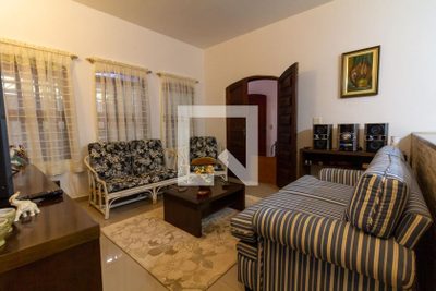 Casa, 2 quartos, 200 m² - Foto 1