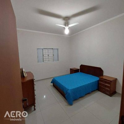 Casa, 2 quartos, 302 m² - Foto 2