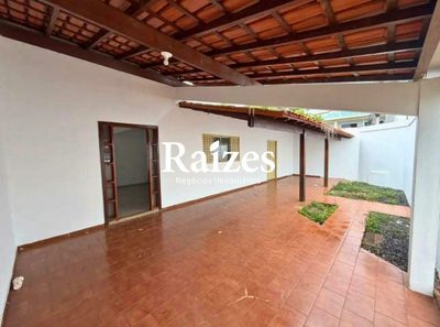 Casa, 3 quartos, 222 m² - Foto 1