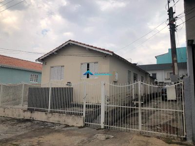Casa, 2 quartos, 200 m² - Foto 1
