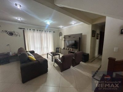 Casa, 3 quartos, 226 m² - Foto 4