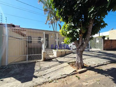 Casa, 6 quartos, 217 m² - Foto 2