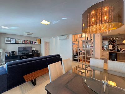 Apartamento, 3 quartos, 220 m² - Foto 1