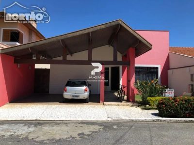 Casa, 6 quartos, 158 m² - Foto 1