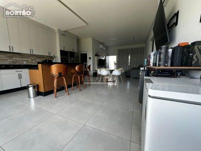 Casa, 3 quartos, 168 m² - Foto 2