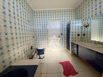 Casa, 4 quartos, 328 m² - Foto 2