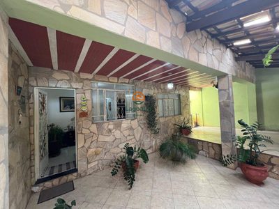 Casa, 4 quartos, 217 m² - Foto 2
