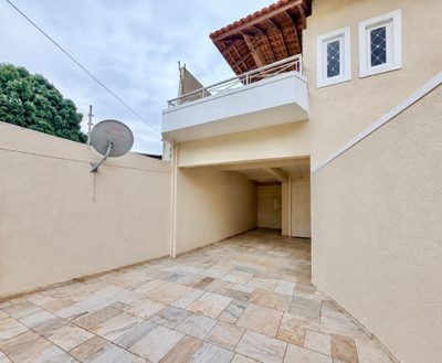 Casa, 3 quartos, 174 m² - Foto 1