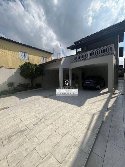 Sobrado, 3 quartos, 350 m² - Foto 1