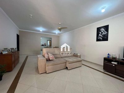 Casa, 3 quartos, 189 m² - Foto 1