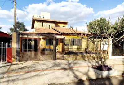 Casa, 4 quartos, 200 m² - Foto 1