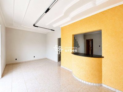 Casa, 2 quartos, 241 m² - Foto 1