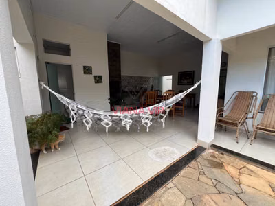 Casa, 3 quartos, 185 m² - Foto 1
