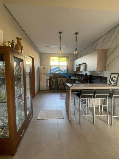 Casa, 3 quartos, 182 m² - Foto 1