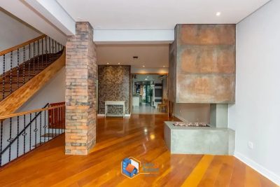 Casa, 3 quartos, 297 m² - Foto 1