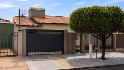 Casa, 4 quartos, 220 m² - Foto 1