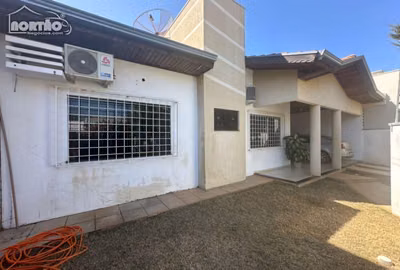 Casa, 4 quartos, 117 m² - Foto 1