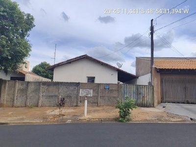Casa, 3 quartos, 219 m² - Foto 1