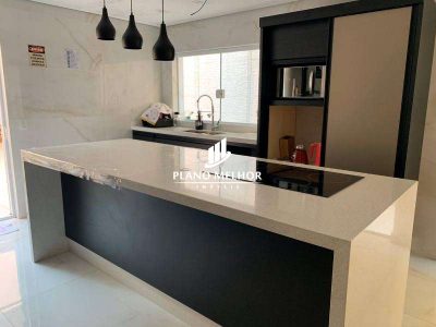 Casa, 4 quartos, 207 m² - Foto 1
