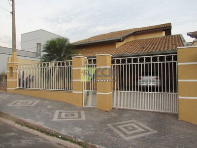 Sobrado, 3 quartos, 210 m² - Foto 1
