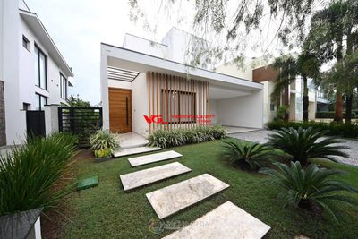 Sobrado, 4 quartos, 307 m² - Foto 1