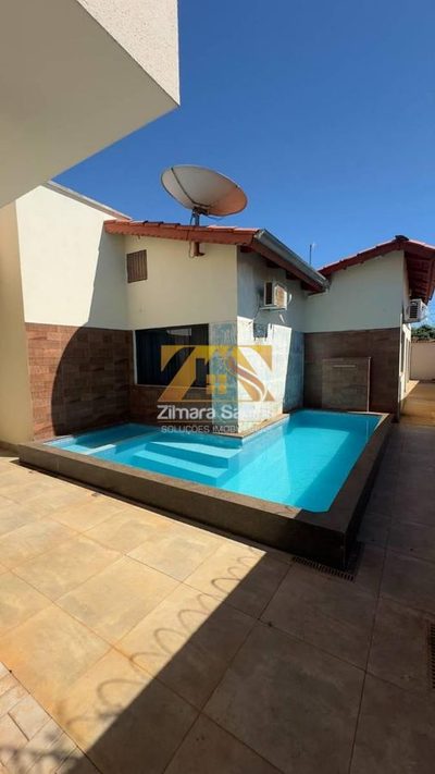 Casa, 4 quartos, 168 m² - Foto 1