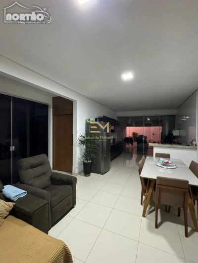 Casa, 3 quartos, 118 m² - Foto 2