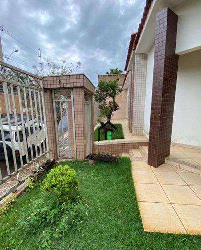 Casa, 3 quartos, 193 m² - Foto 2