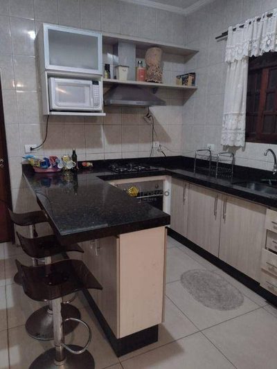 Sobrado, 3 quartos, 240 m² - Foto 2