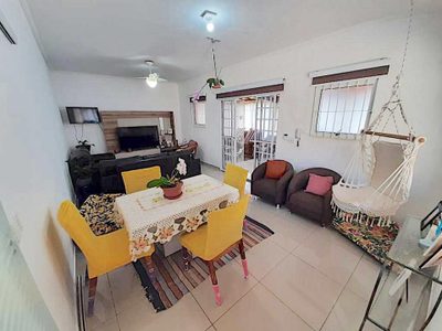 Casa, 2 quartos, 180 m² - Foto 1