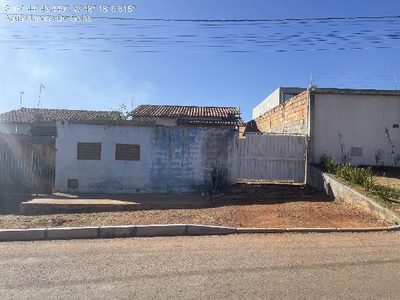 Casa, 2 quartos, 200 m² - Foto 1
