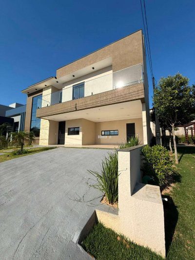 Sobrado, 3 quartos, 240 m² - Foto 1